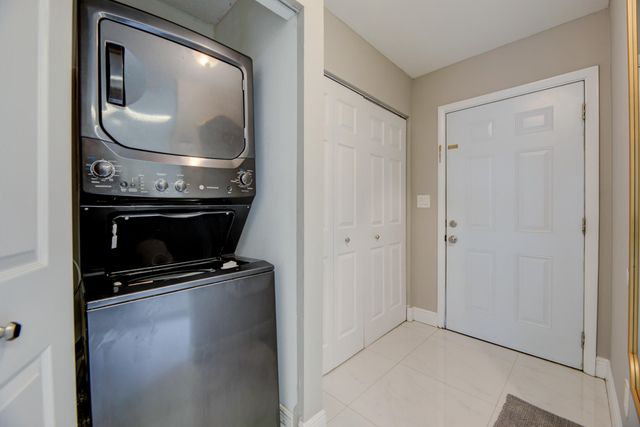 2900 DORCHESTER Lane 2900, Cooper City, FL 33026