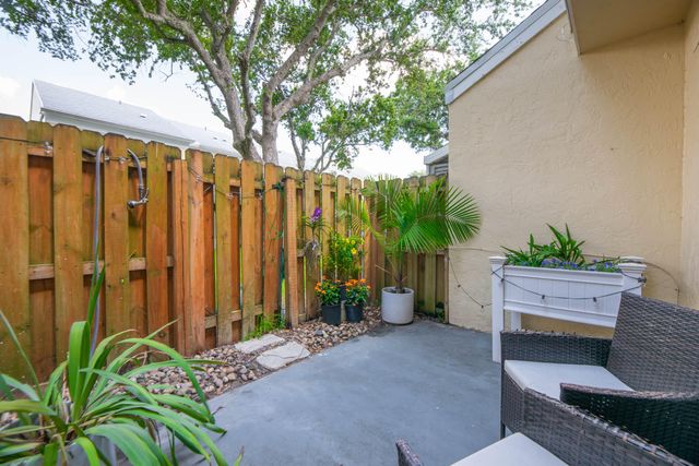 2900 DORCHESTER Lane 2900, Cooper City, FL 33026