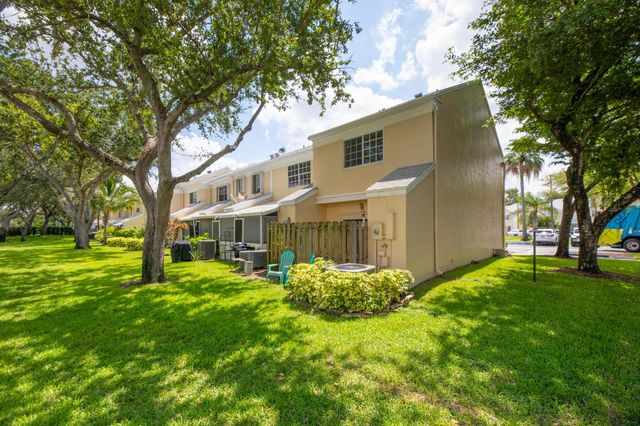 2900 DORCHESTER Lane 2900, Cooper City, FL 33026