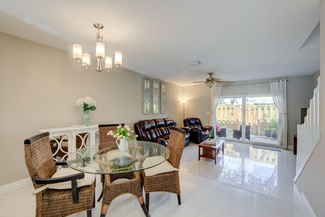 2900 DORCHESTER Lane 2900, Cooper City, FL 33026