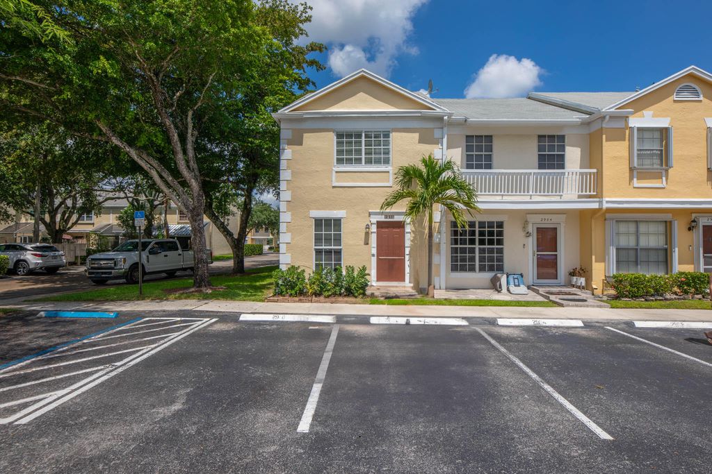 2900 DORCHESTER Lane 2900, Cooper City, FL 33026