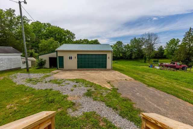 1933 Thatchers Mill Road, Paris, KY 40361