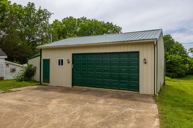 1933 Thatchers Mill Road, Paris, KY 40361