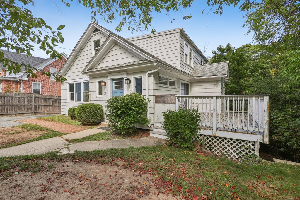 31 Old Colchester Road, Waterford, CT 06375