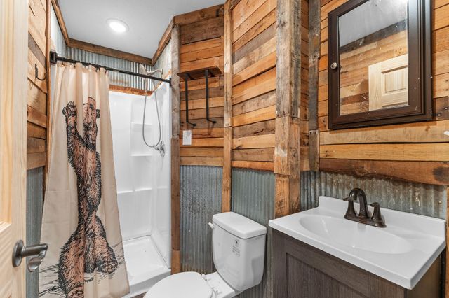 594 Labradore Lane, Lampe, MO 65681