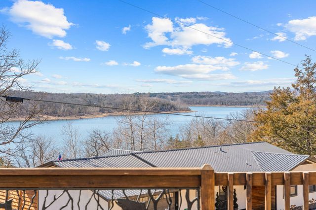 594 Labradore Lane, Lampe, MO 65681