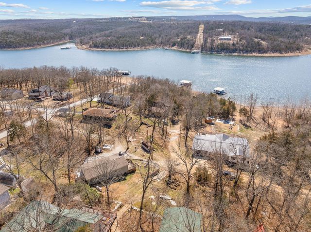 594 Labradore Lane, Lampe, MO 65681