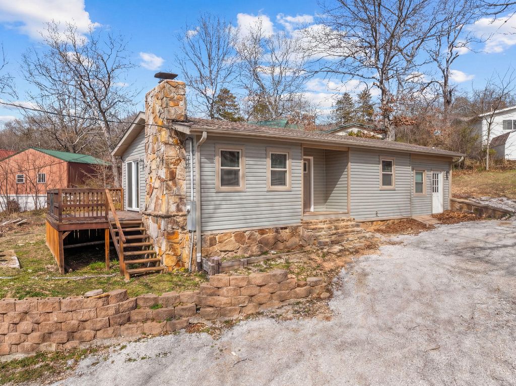 594 Labradore Lane, Lampe, MO 65681