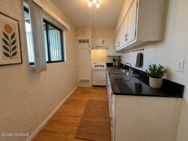 150 S Eastbourne Avenue, Tucson, AZ 85716