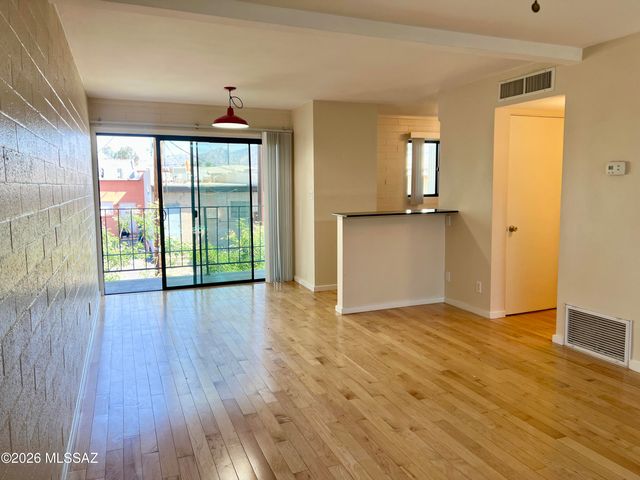 150 S Eastbourne Avenue, Tucson, AZ 85716