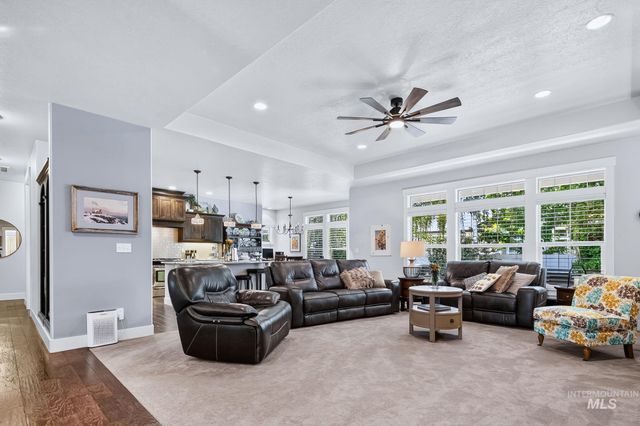 345 S Winslow Bay Way, Star, ID 83669