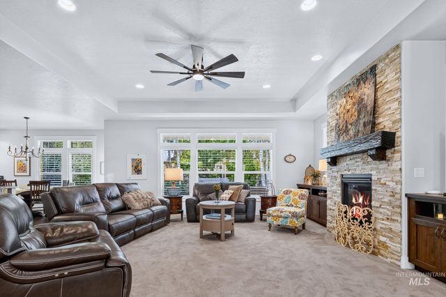 345 S Winslow Bay Way, Star, ID 83669