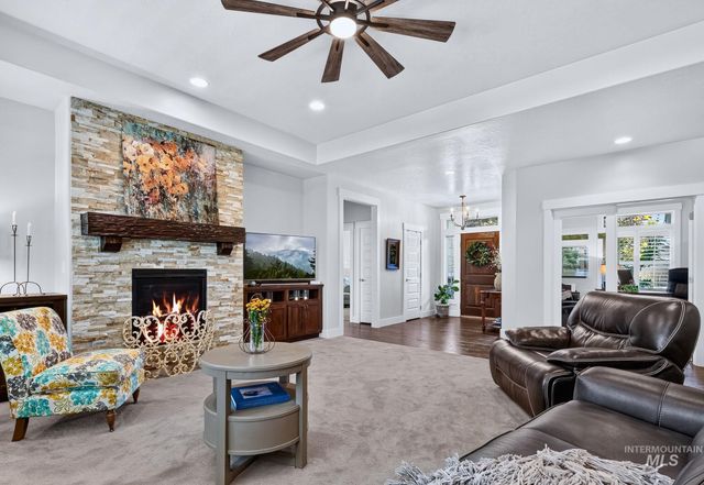 345 S Winslow Bay Way, Star, ID 83669
