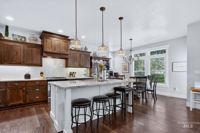 345 S Winslow Bay Way, Star, ID 83669