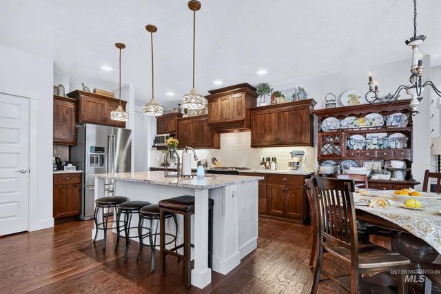 345 S Winslow Bay Way, Star, ID 83669