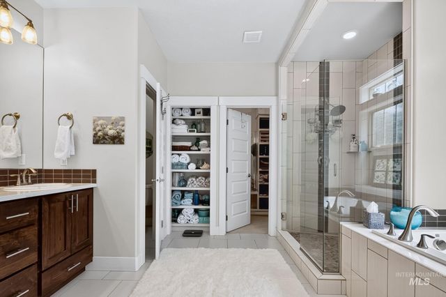345 S Winslow Bay Way, Star, ID 83669