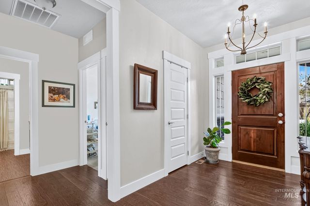 345 S Winslow Bay Way, Star, ID 83669