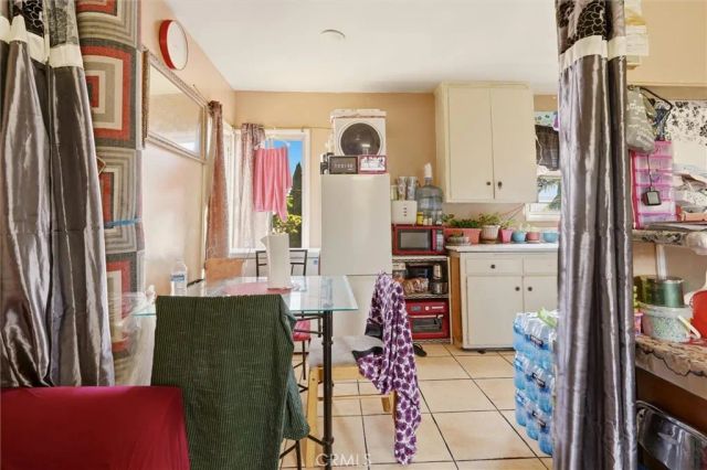 925 Larch, Inglewood, CA 90301