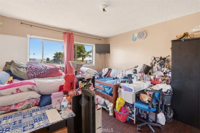 925 Larch, Inglewood, CA 90301