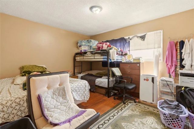925 Larch, Inglewood, CA 90301
