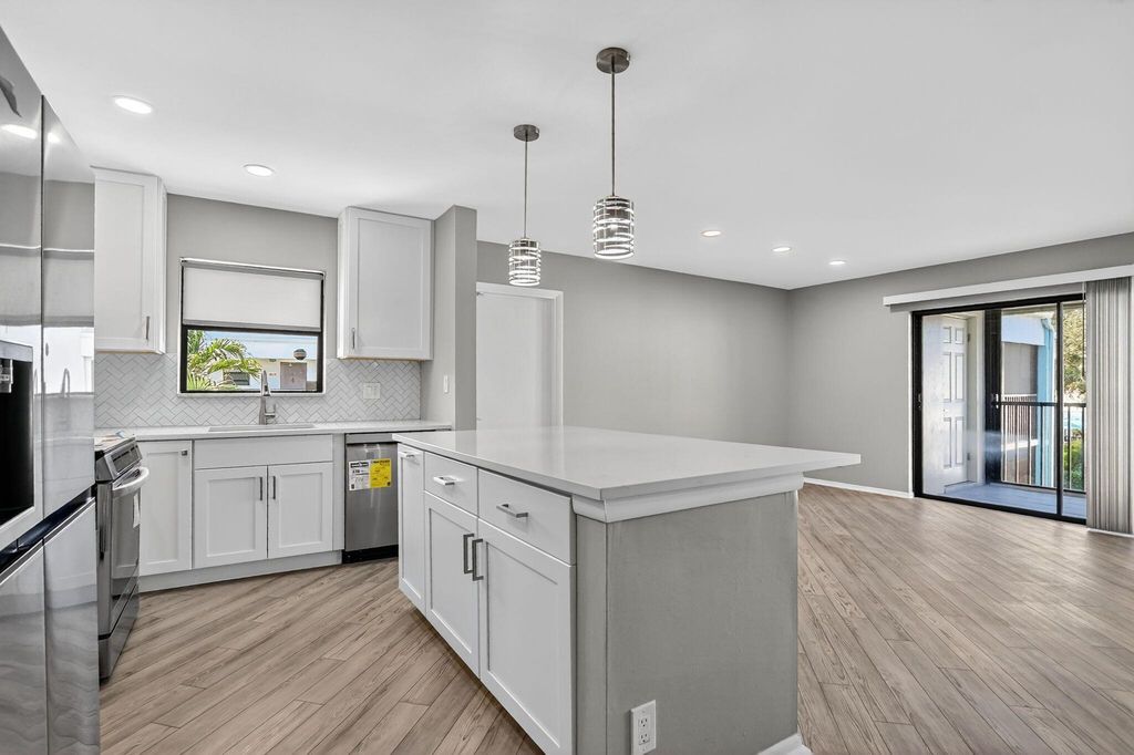 517 Dotterel Road 29c, Delray Beach, FL 33444