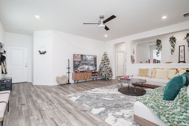 4915 Old Hovey, Converse, TX 78109