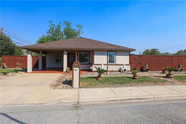 700 N Cameron St, Alice, TX 78332