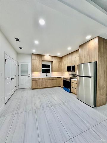 11313 N 25th Street 4, Mcallen, TX 78504
