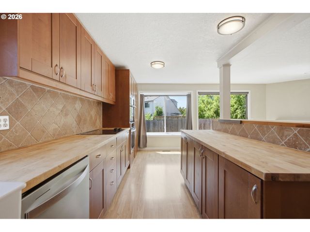 7121 Sw 158TH Ave, Beaverton, OR 97007