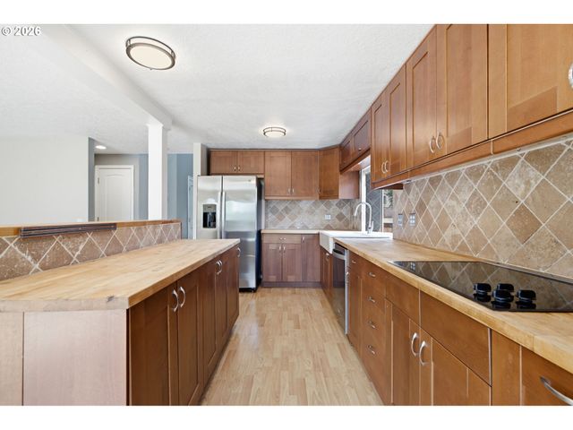 7121 Sw 158TH Ave, Beaverton, OR 97007