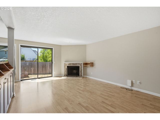 7121 Sw 158TH Ave, Beaverton, OR 97007