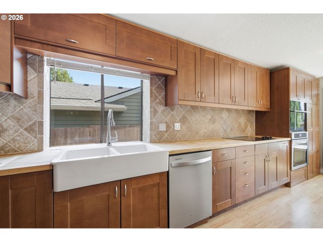 7121 Sw 158TH Ave, Beaverton, OR 97007