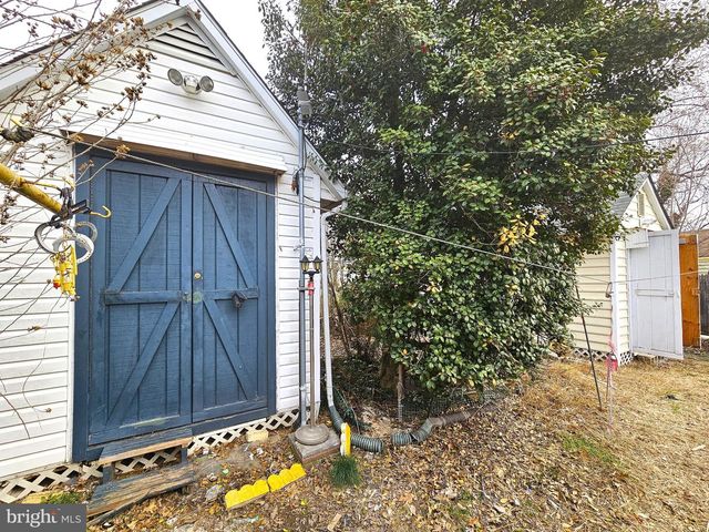 16 LEA RD, New Castle, DE 19720