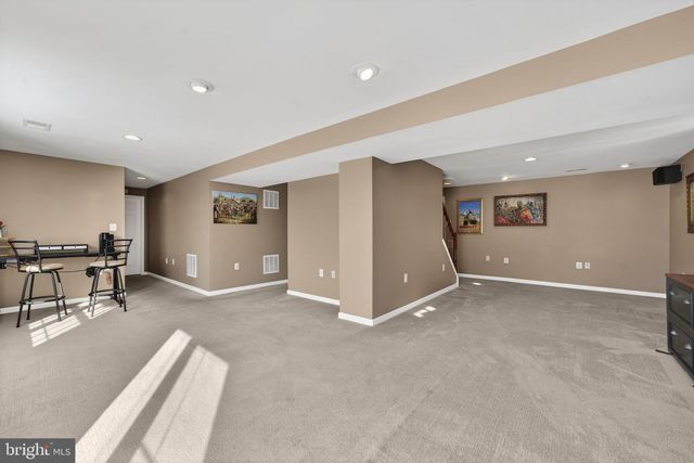 374 RUSTLING LEAF PL, Kearneysville, WV 25430