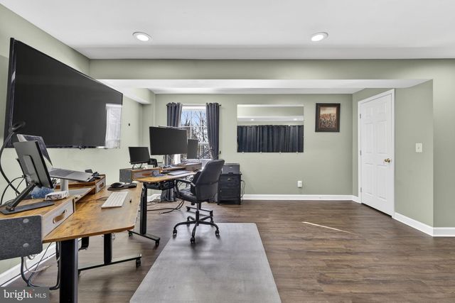 374 RUSTLING LEAF PL, Kearneysville, WV 25430