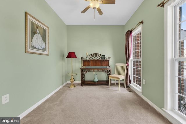 374 RUSTLING LEAF PL, Kearneysville, WV 25430