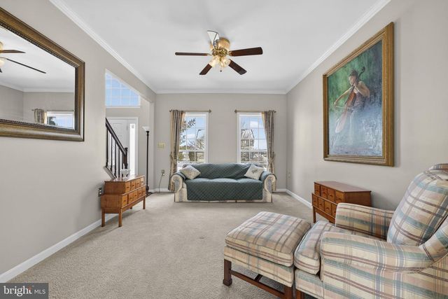 374 RUSTLING LEAF PL, Kearneysville, WV 25430