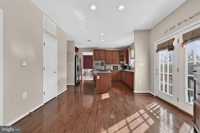 374 RUSTLING LEAF PL, Kearneysville, WV 25430