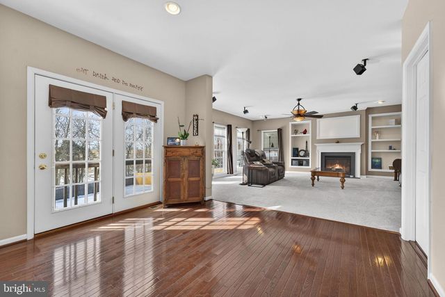 374 RUSTLING LEAF PL, Kearneysville, WV 25430