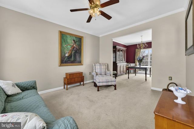 374 RUSTLING LEAF PL, Kearneysville, WV 25430