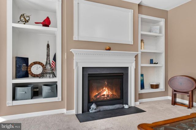 374 RUSTLING LEAF PL, Kearneysville, WV 25430