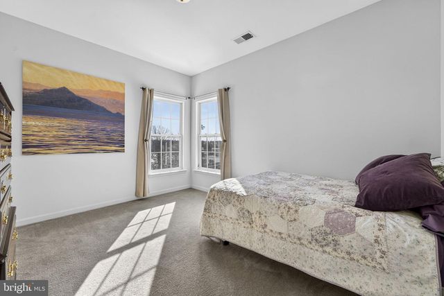 374 RUSTLING LEAF PL, Kearneysville, WV 25430