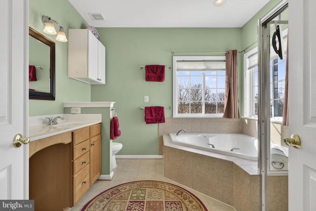 374 RUSTLING LEAF PL, Kearneysville, WV 25430