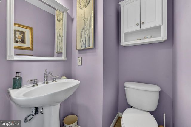 374 RUSTLING LEAF PL, Kearneysville, WV 25430