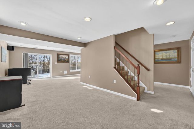 374 RUSTLING LEAF PL, Kearneysville, WV 25430