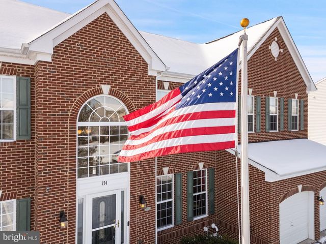 374 RUSTLING LEAF PL, Kearneysville, WV 25430