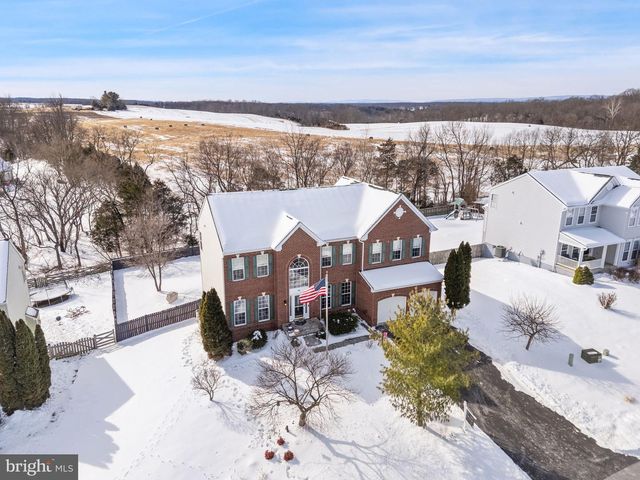 374 RUSTLING LEAF PL, Kearneysville, WV 25430