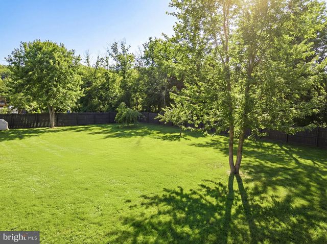 374 RUSTLING LEAF PL, Kearneysville, WV 25430