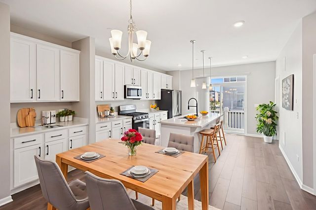 1533 Executive Way, Des Plaines, IL 60018