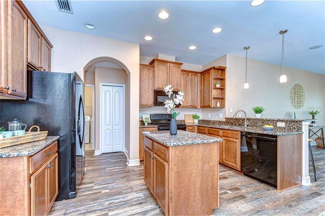 2506 W IVY STREET, Tampa, FL 33607